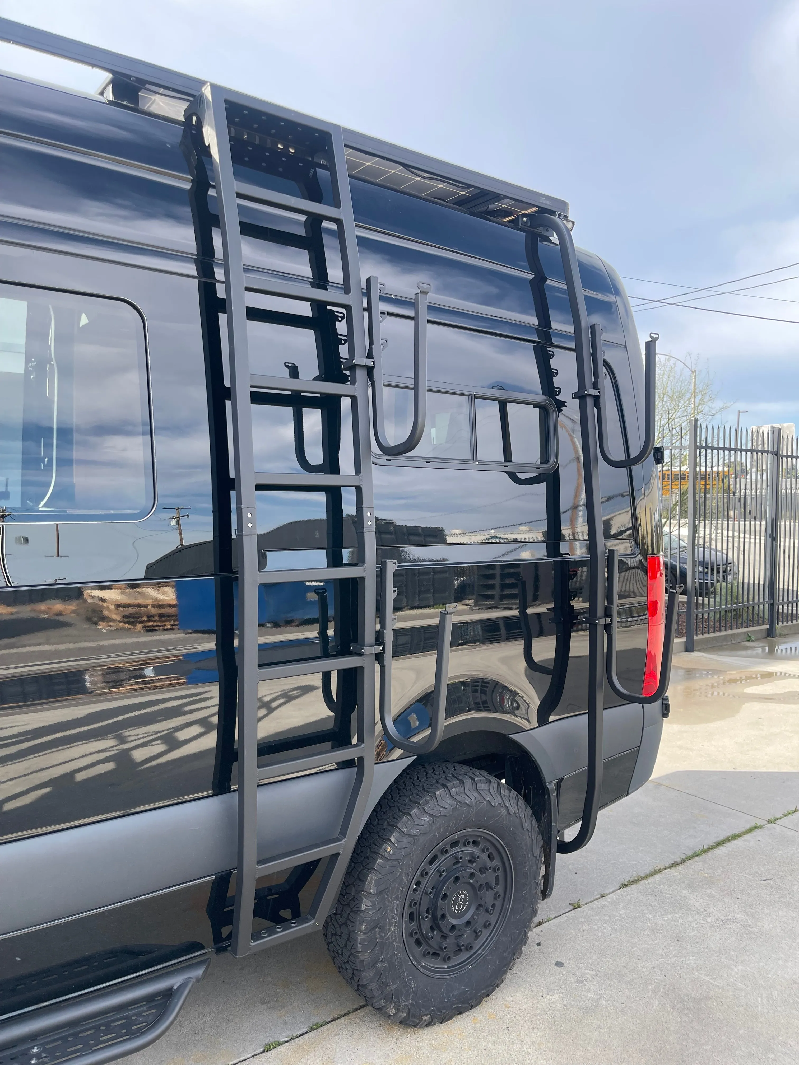 07  Side Surf Rack Hooks