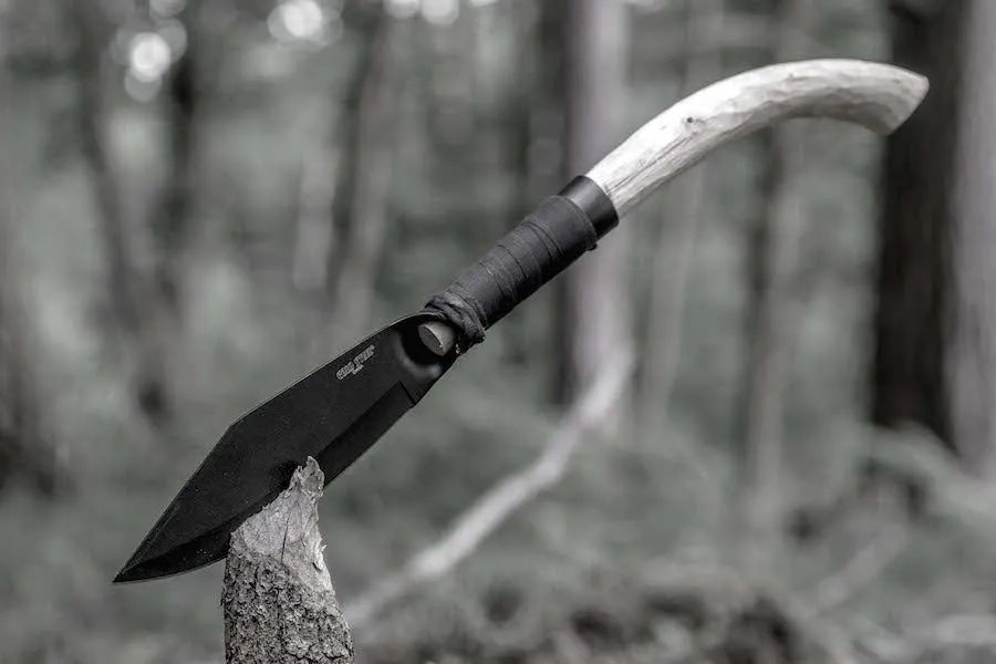 Cold Steel Bushman Bowie Fixed Blade