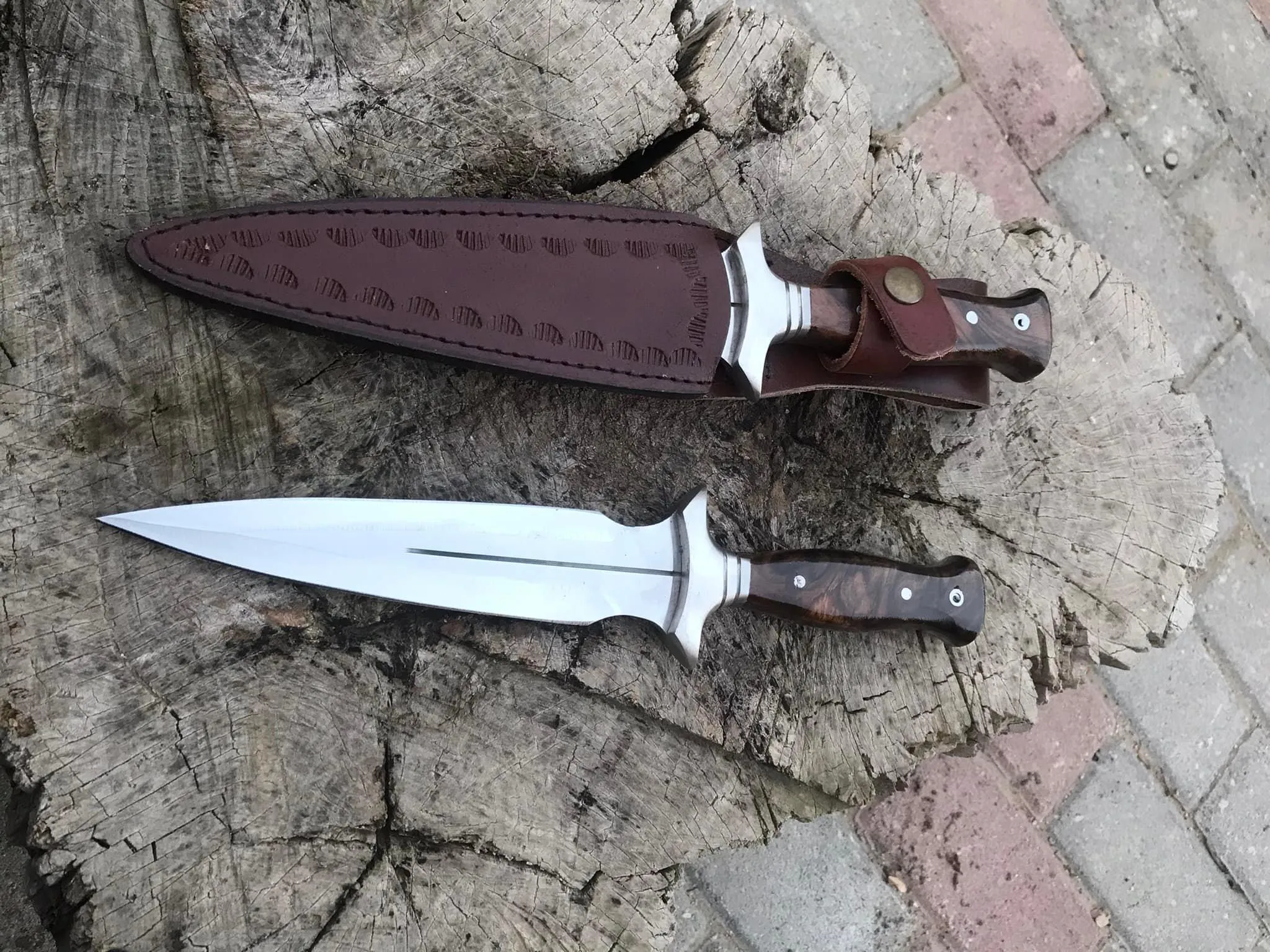 Handmade Double Edge Dagger Knife Walnut Handle Stainless Steel