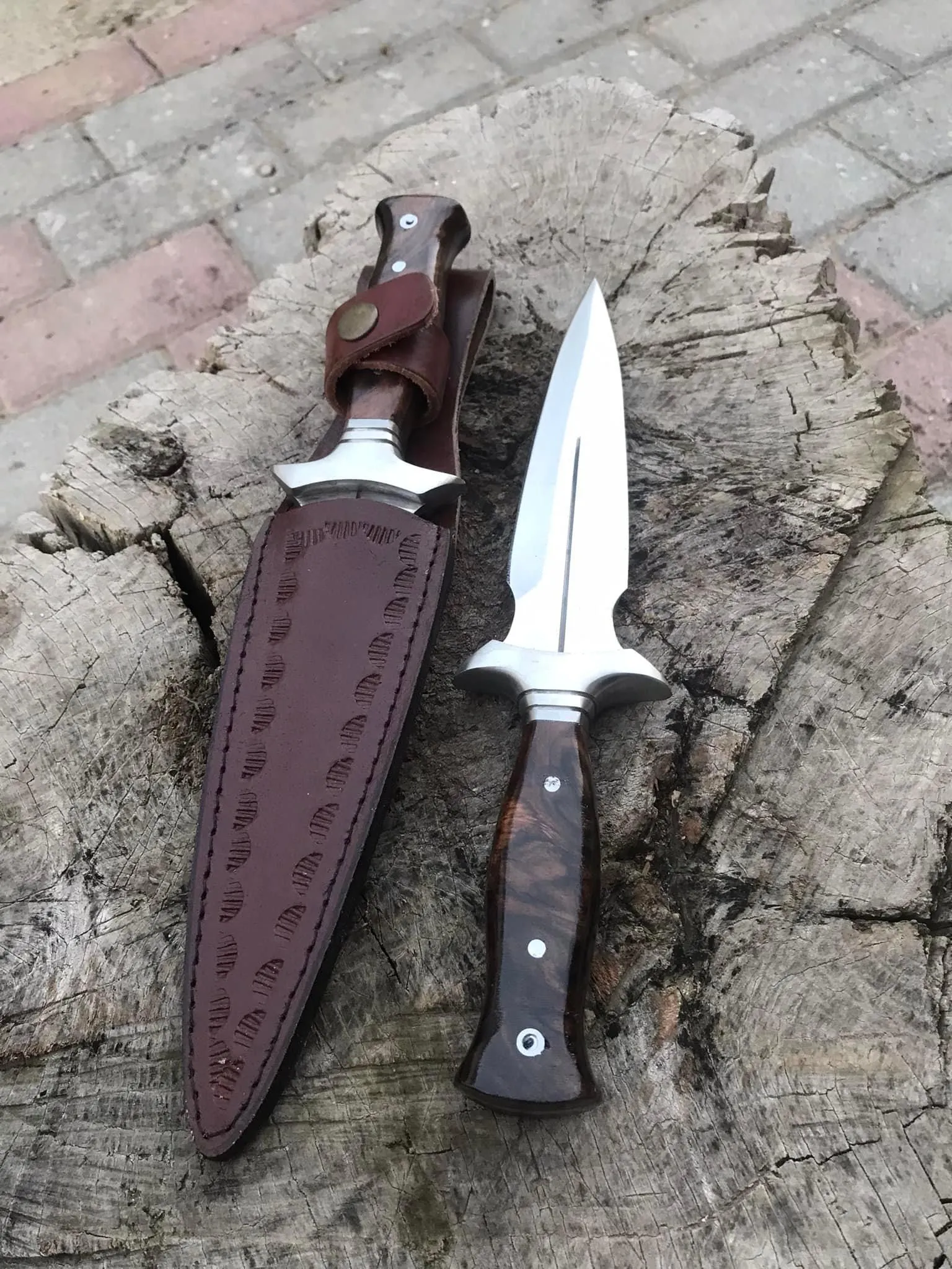Handmade Double Edge Dagger Knife Walnut Handle Stainless Steel